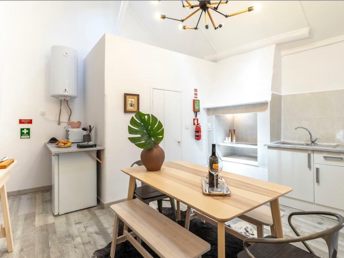 Lisbon Alfama Street View Apartment ภายนอก รูปภาพ