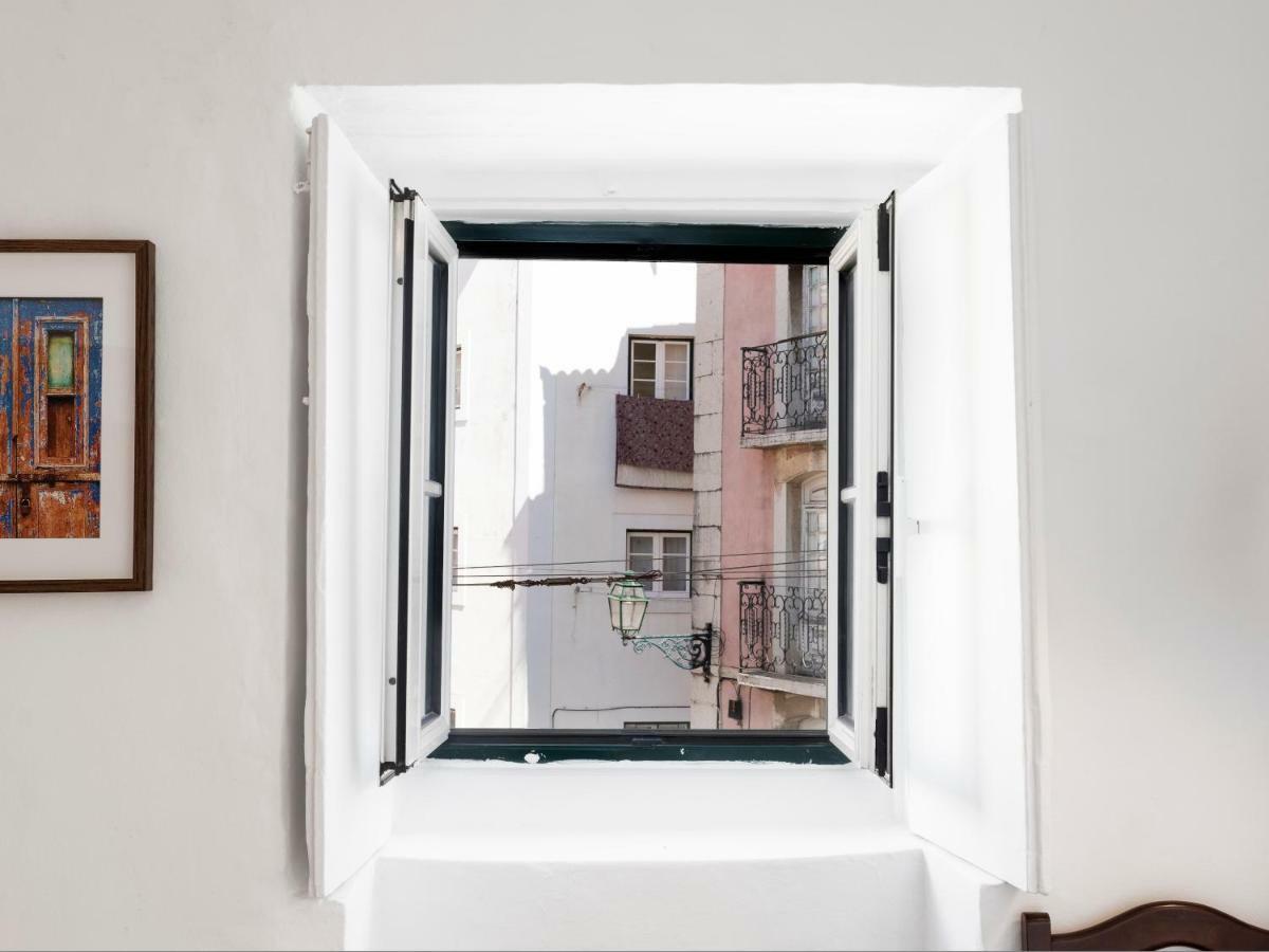 Lisbon Alfama Street View Apartment ภายนอก รูปภาพ
